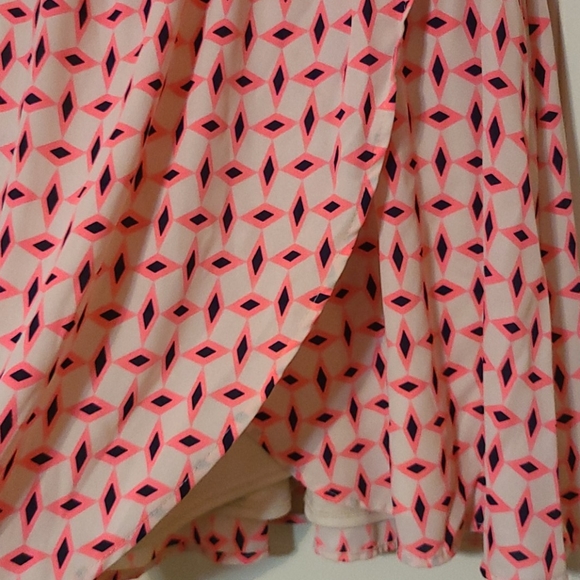 Cute Patterned Mini Dress - Picture 3 of 4